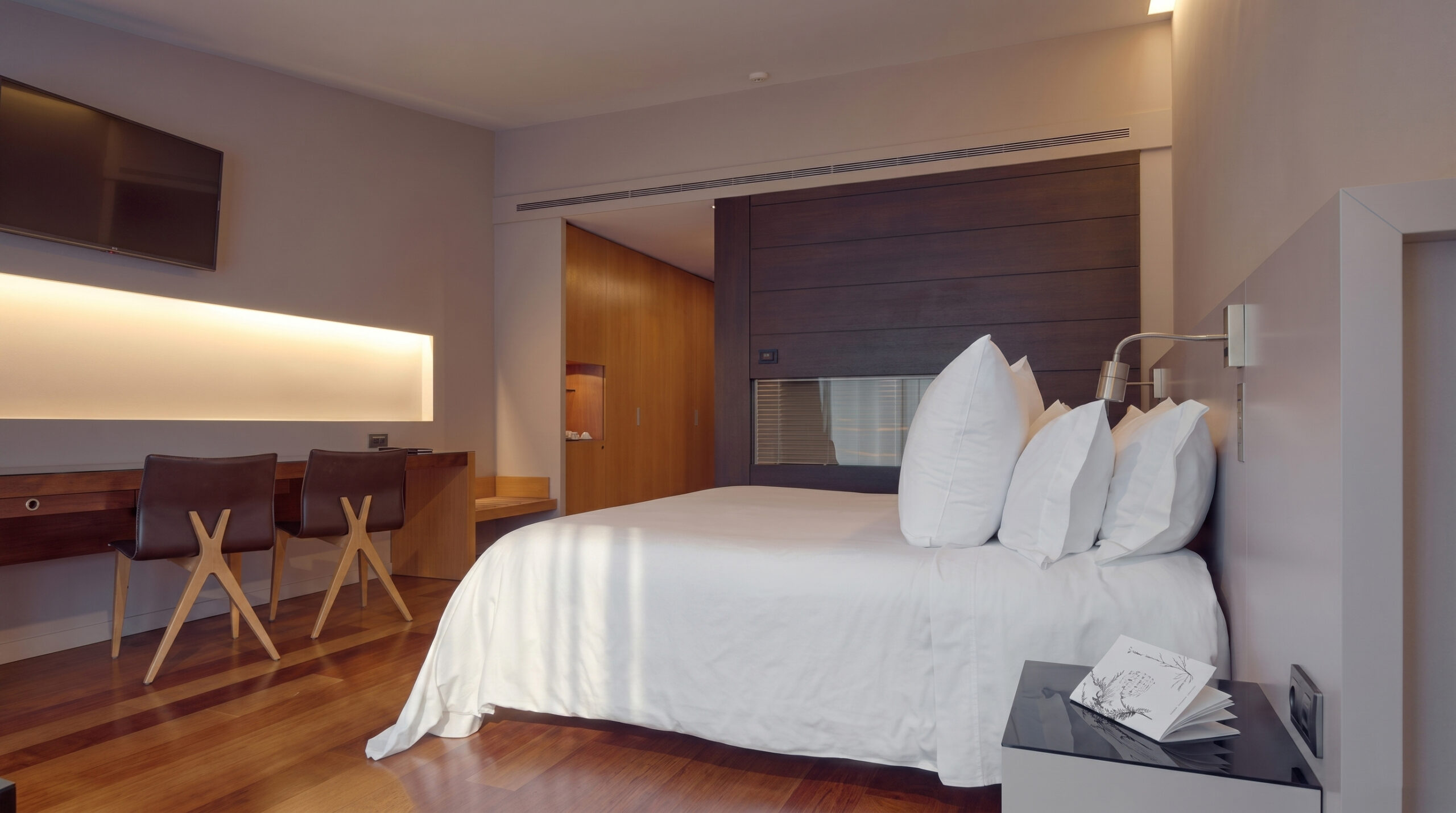 Park Suite Hover