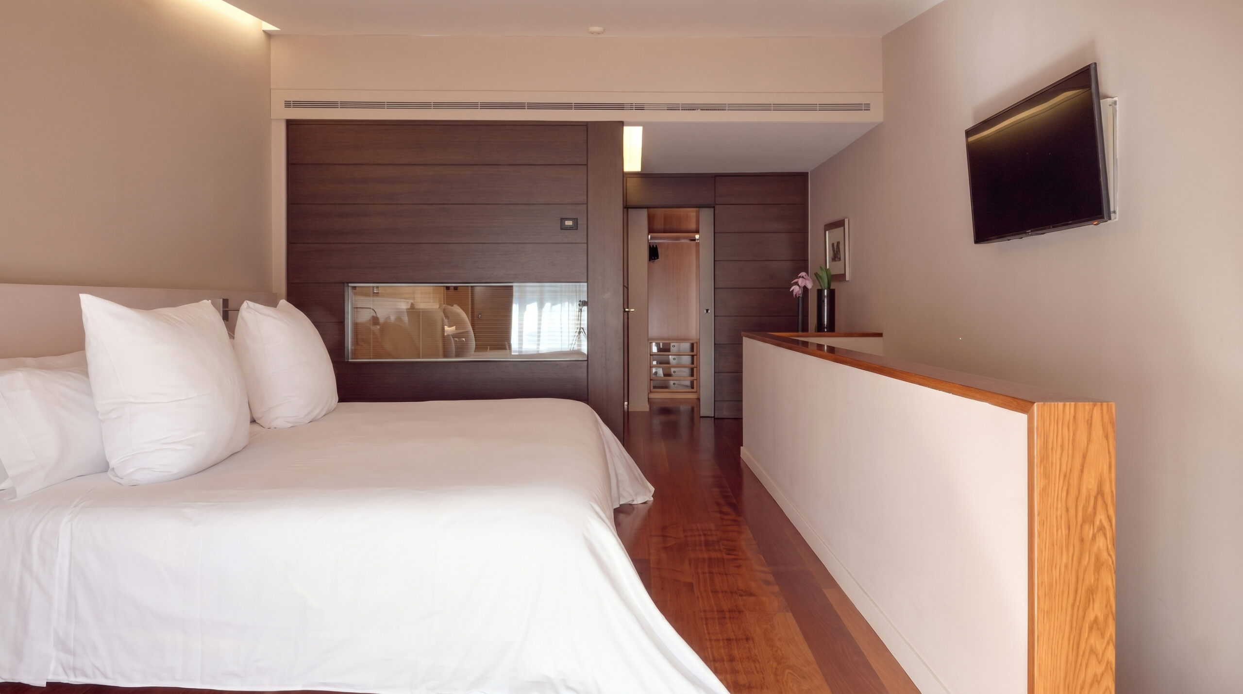 Duplex Room Hover